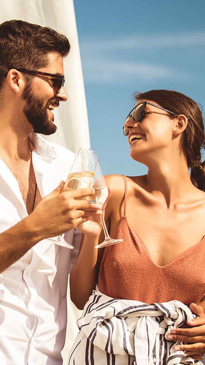 https://leyachtclubbeirut.com/wp-content/uploads/2023/01/image_03_home_01-720x1280.jpg